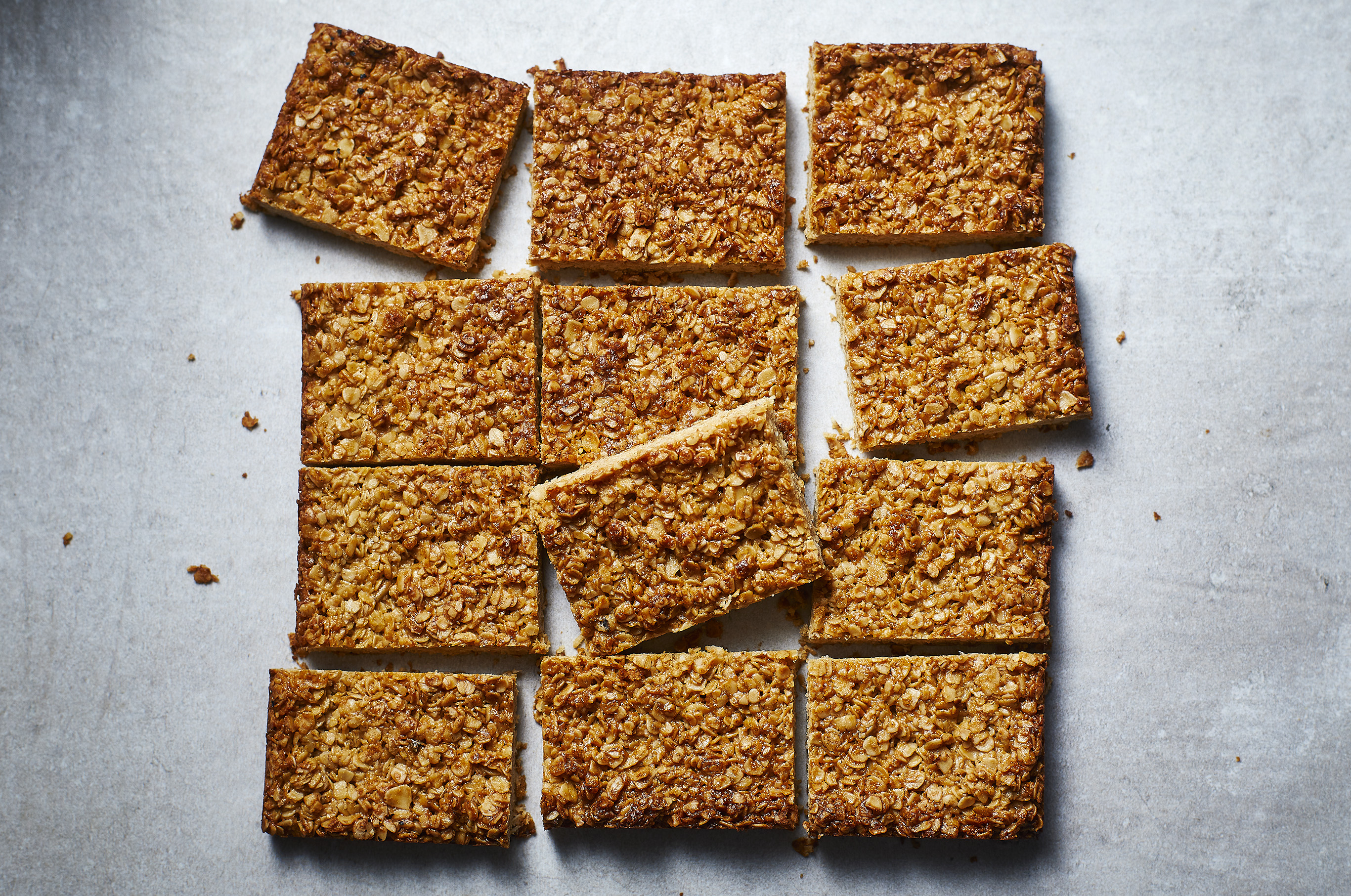 One Pan Peanut Butter Flapjack Bites 🍳