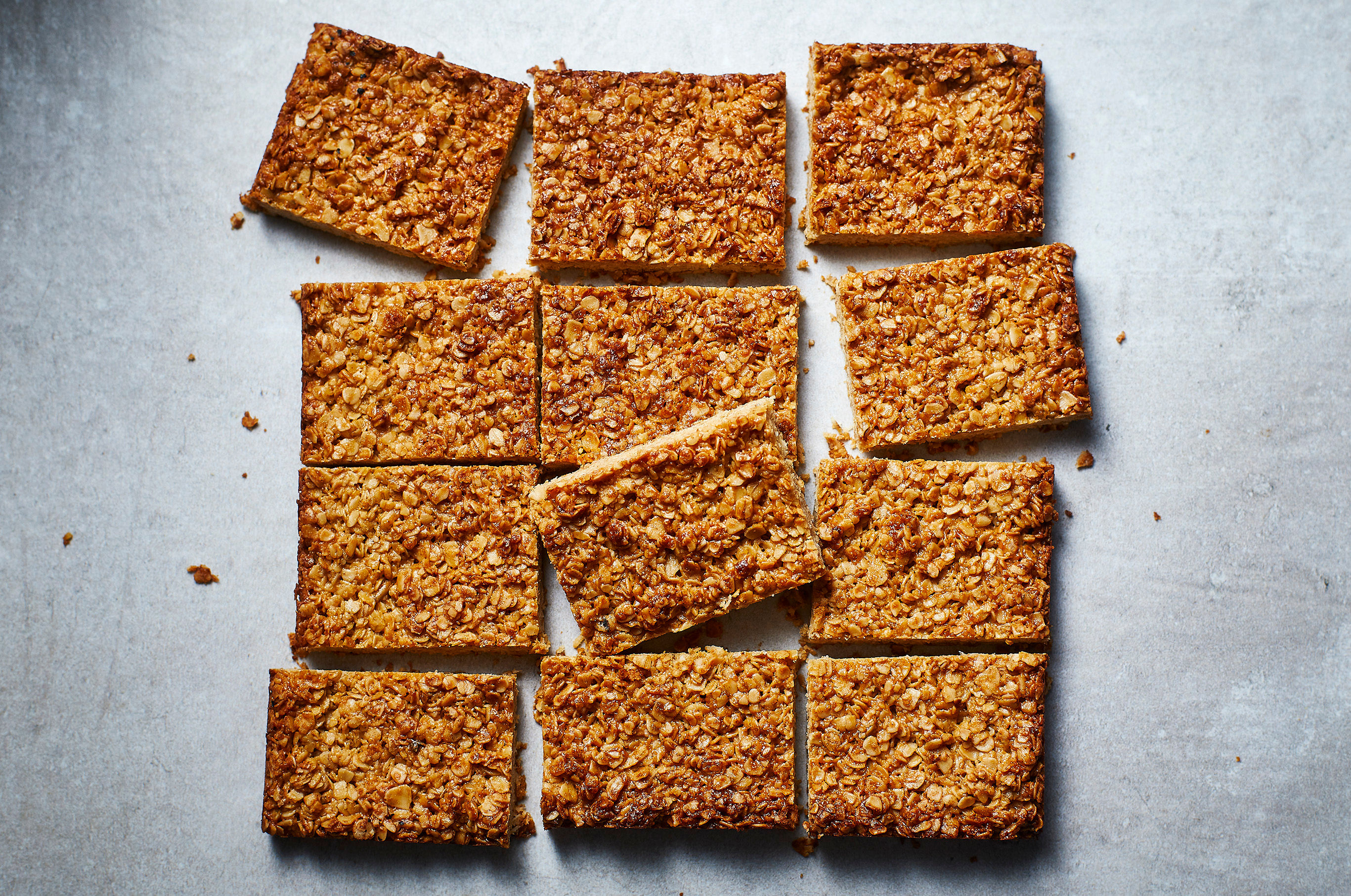 One Pan Peanut Butter Flapjack Bites 🍳