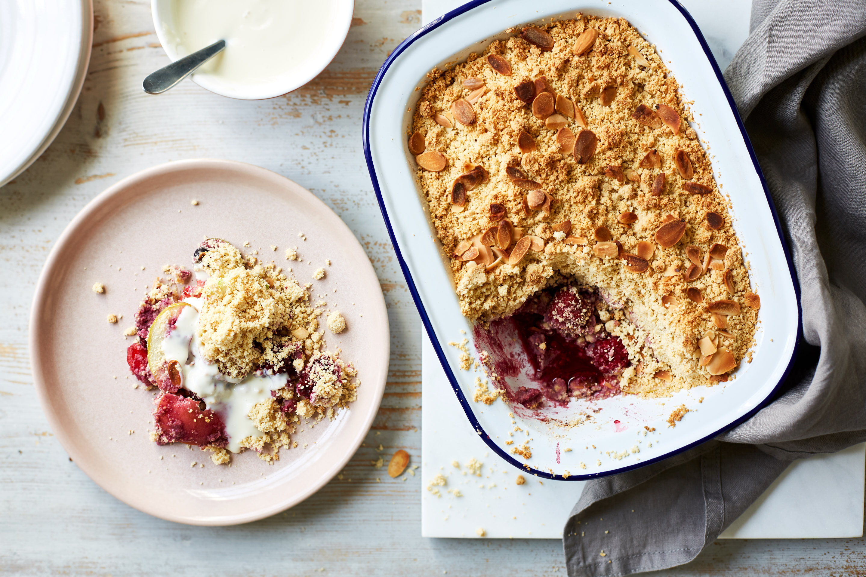 Apple and Berry Breakfast Crumble