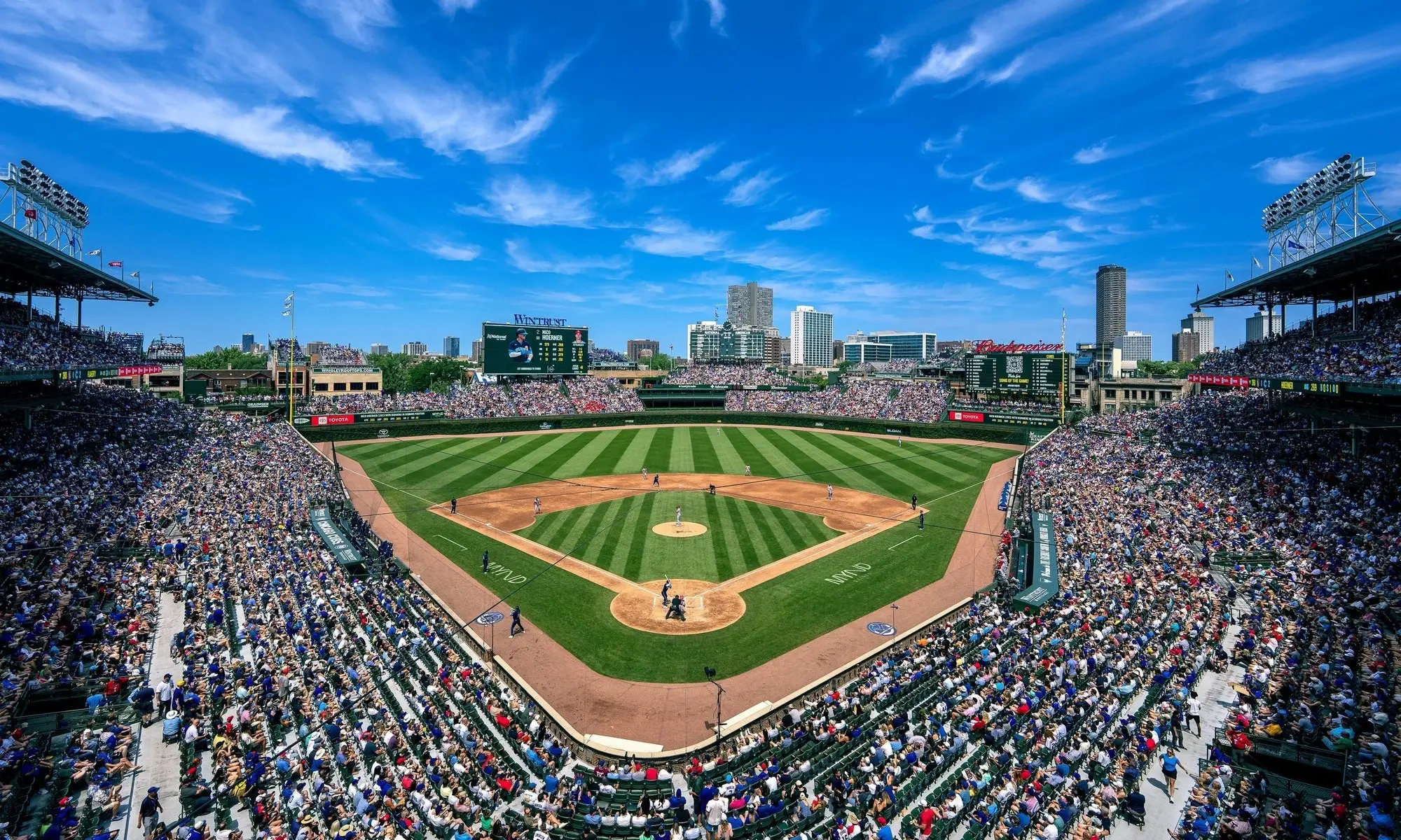 Wrigley Field fan guide: Best seats, what to eat and other Cubs game tips
