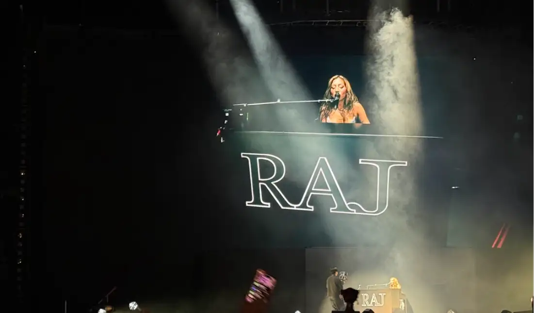 KATSEYE Front Row