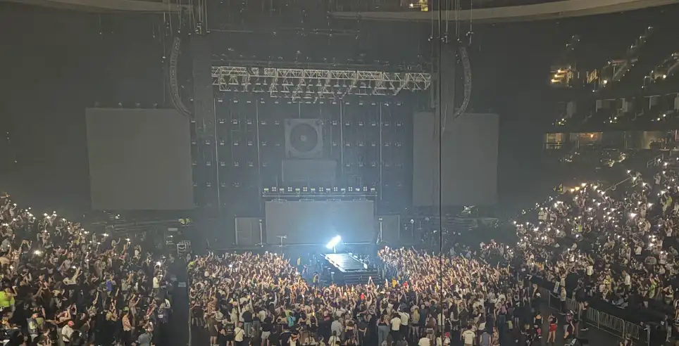 Charli xcx Front Row