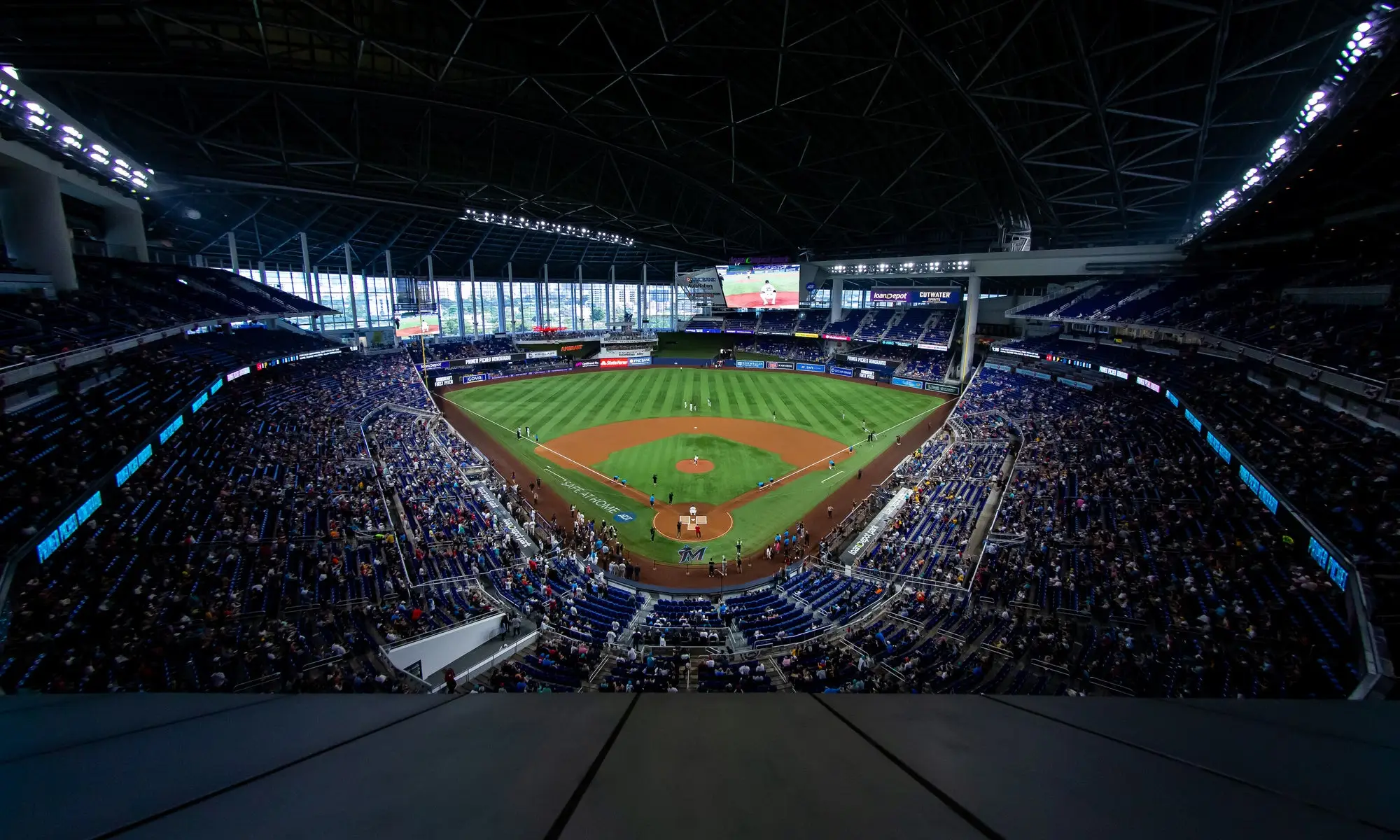 loanDepot park fan guide: Best seats, what to eat and other Marlins game tips