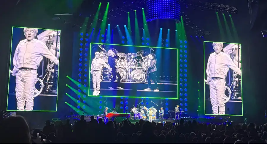 Journey Front Row