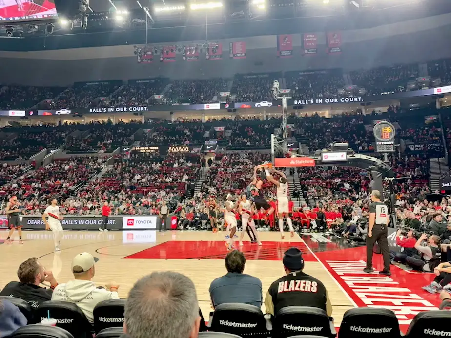 Trail Blazers courtside