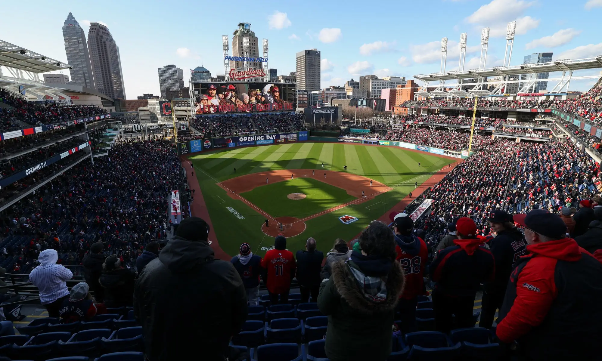 Progressive Field fan guide: Best seats, what to eat and other Guardians game tips