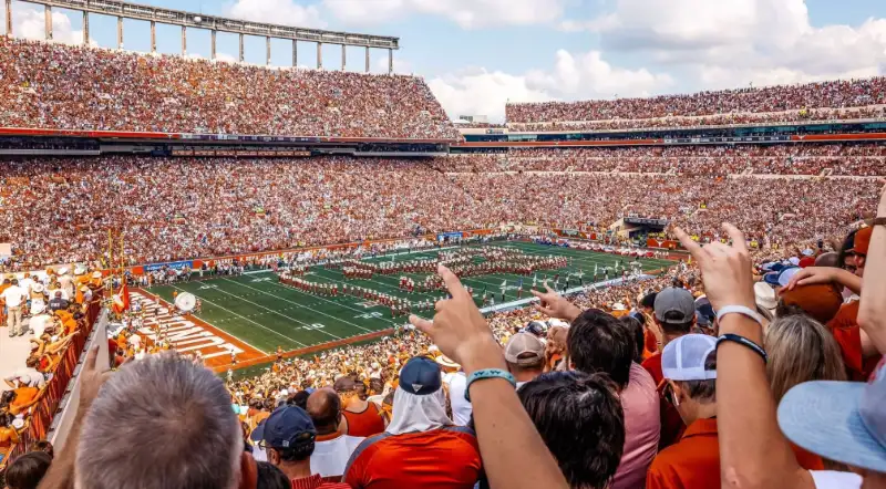 College football 2026 expert predictions: National champion, conference winners, Heisman and more
