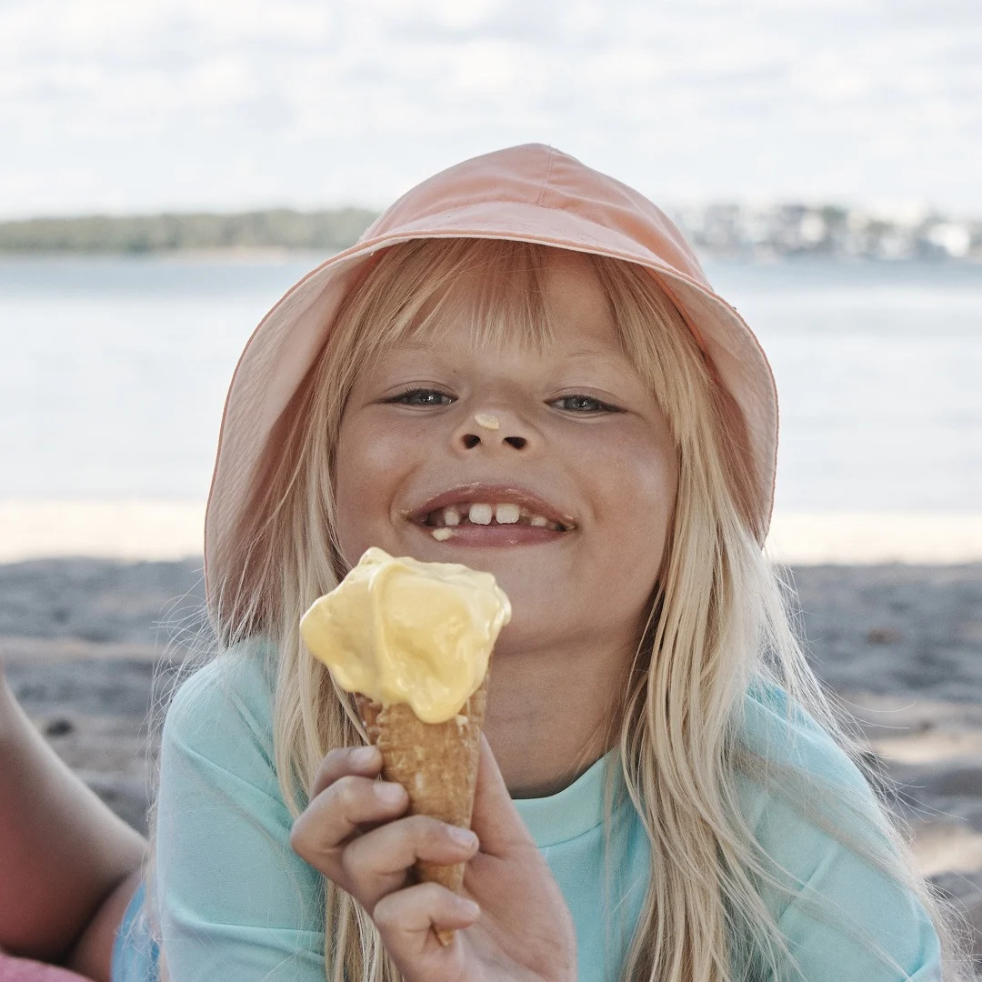 Girl eating icecream Joonia, Viiri 1080x1080