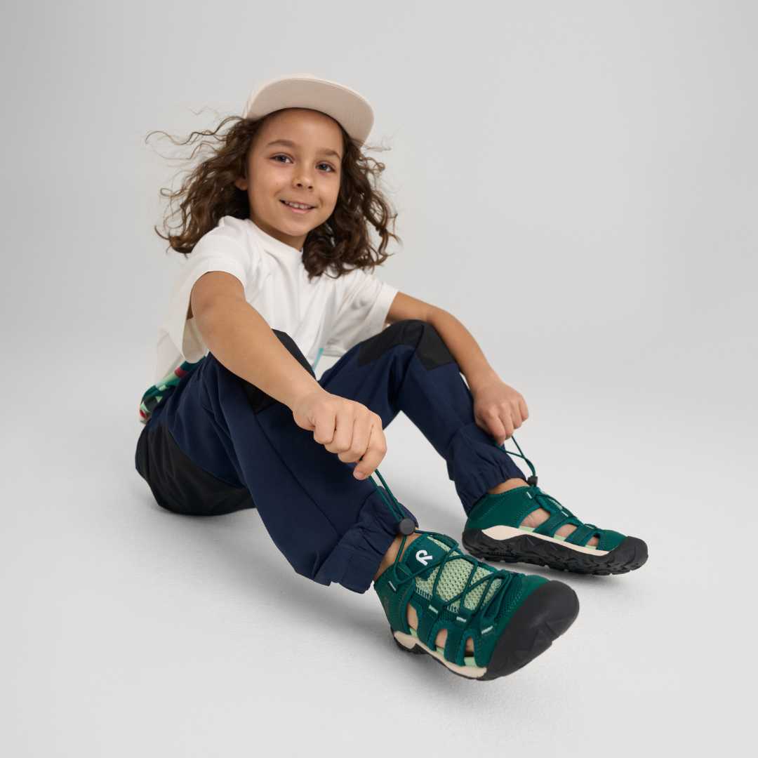 NA Hiking Page - Hiking Shoes & Sandals