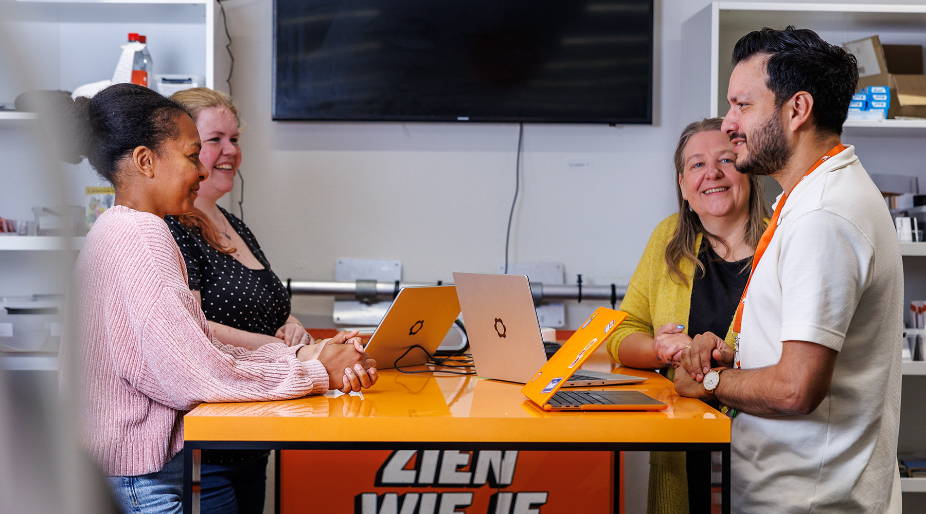 header-mobiel afdeling