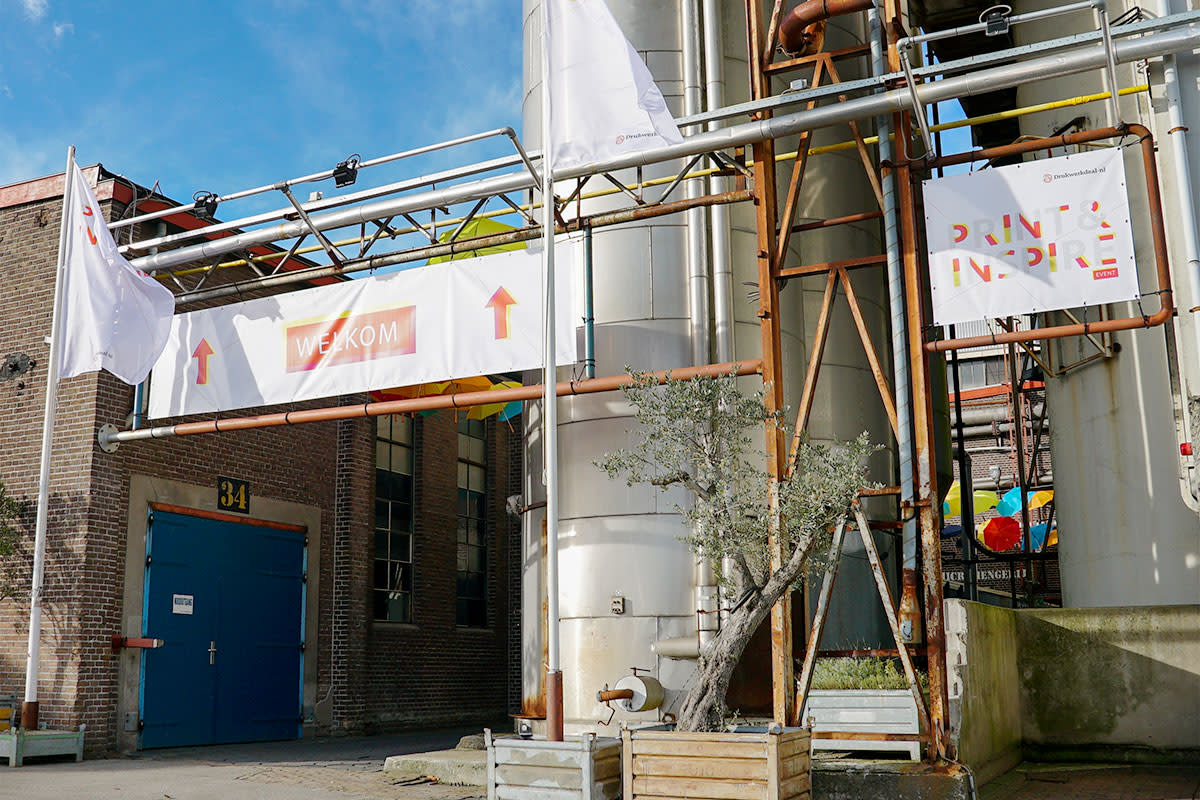 Signing-wat-het-is-cover