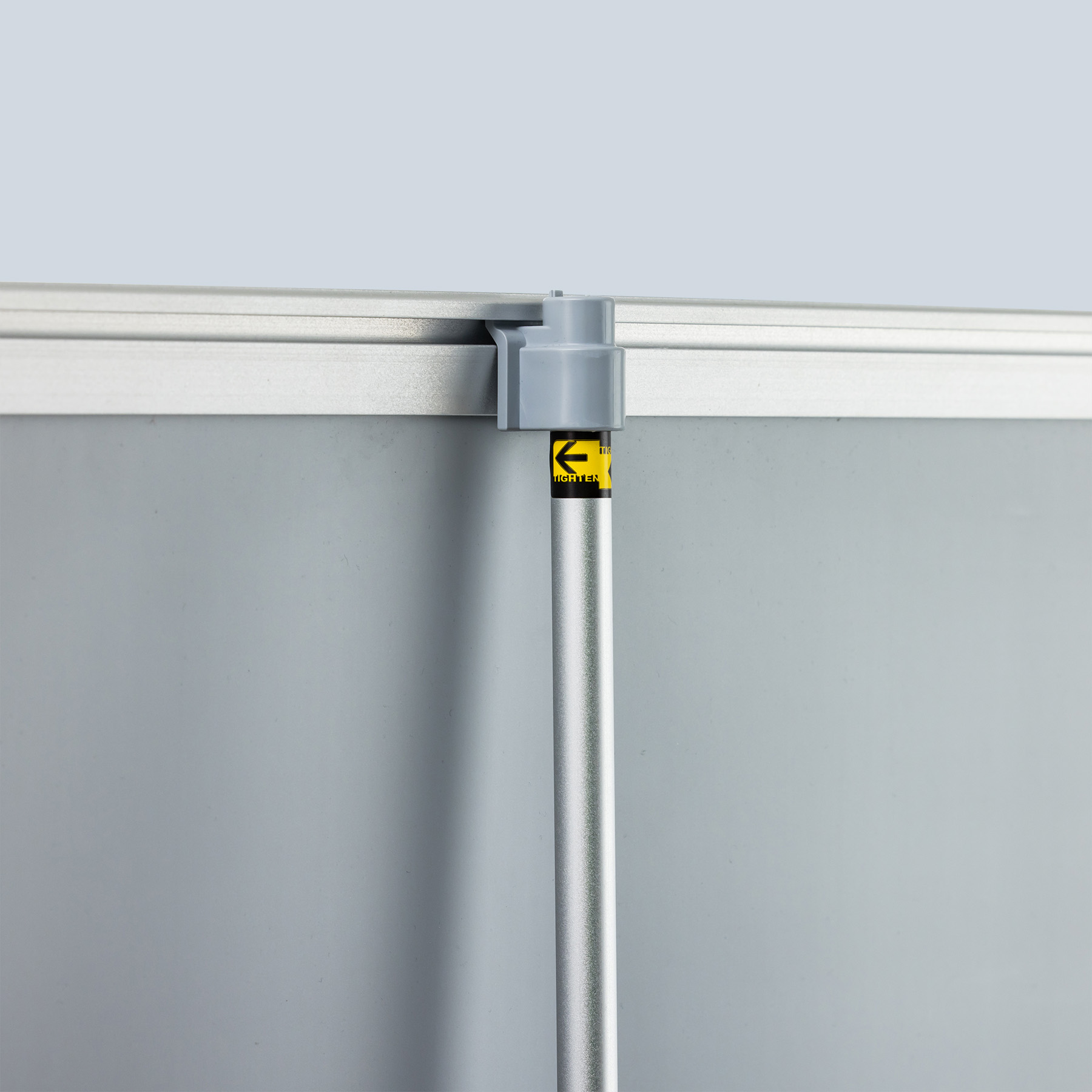 Roll-up banner Earth Store 1