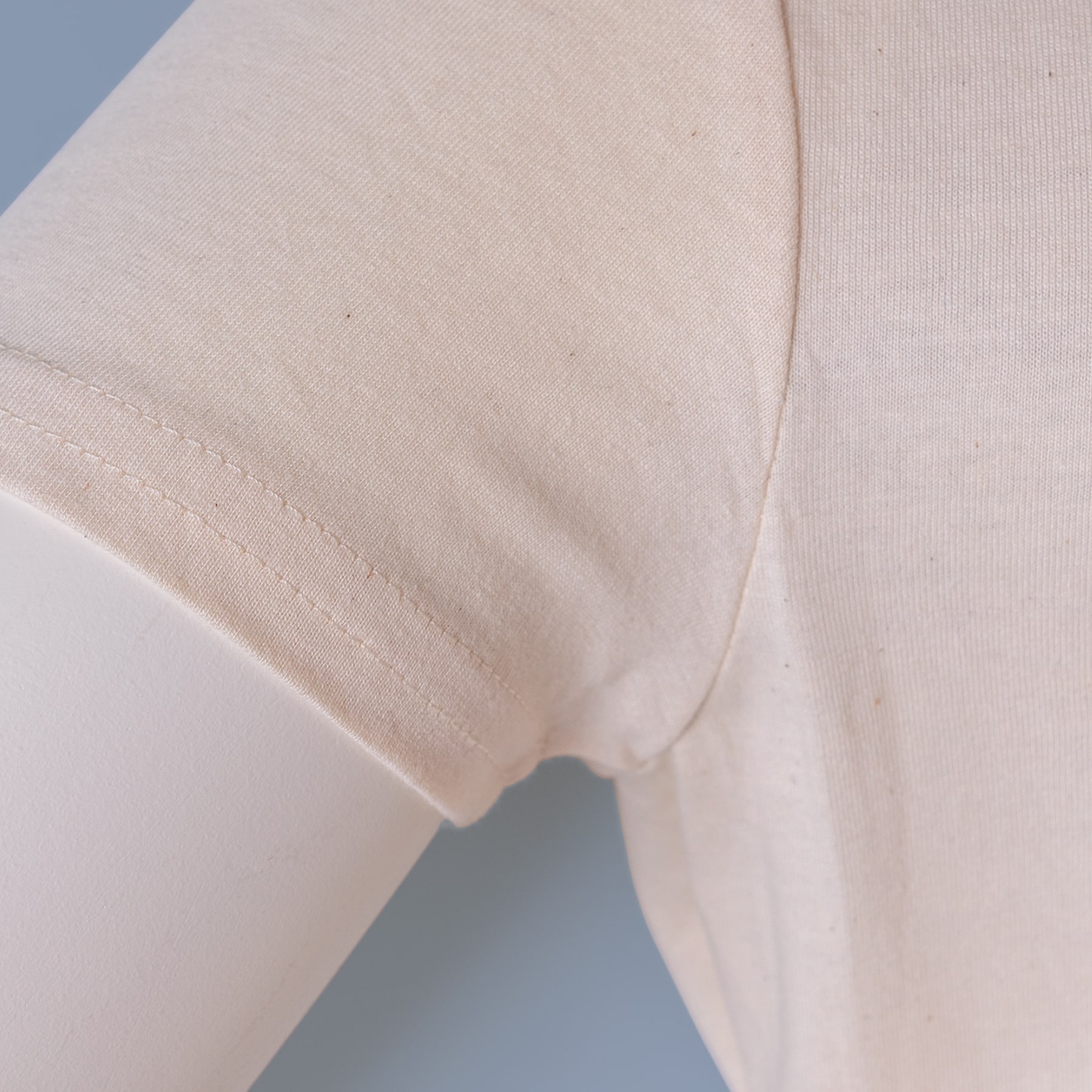 Duurzaam-basic-slim-fit-mouw-min