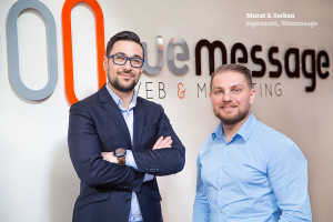 In hun gezellige kantoor in de Deventer binnenstad ontmoetten we Murat Gumrukcuoglu en Serkan Gozmen, beide 32 jaar en oprichter van internetbureau Wemessage. “We trekken liever ons eigen plan.”