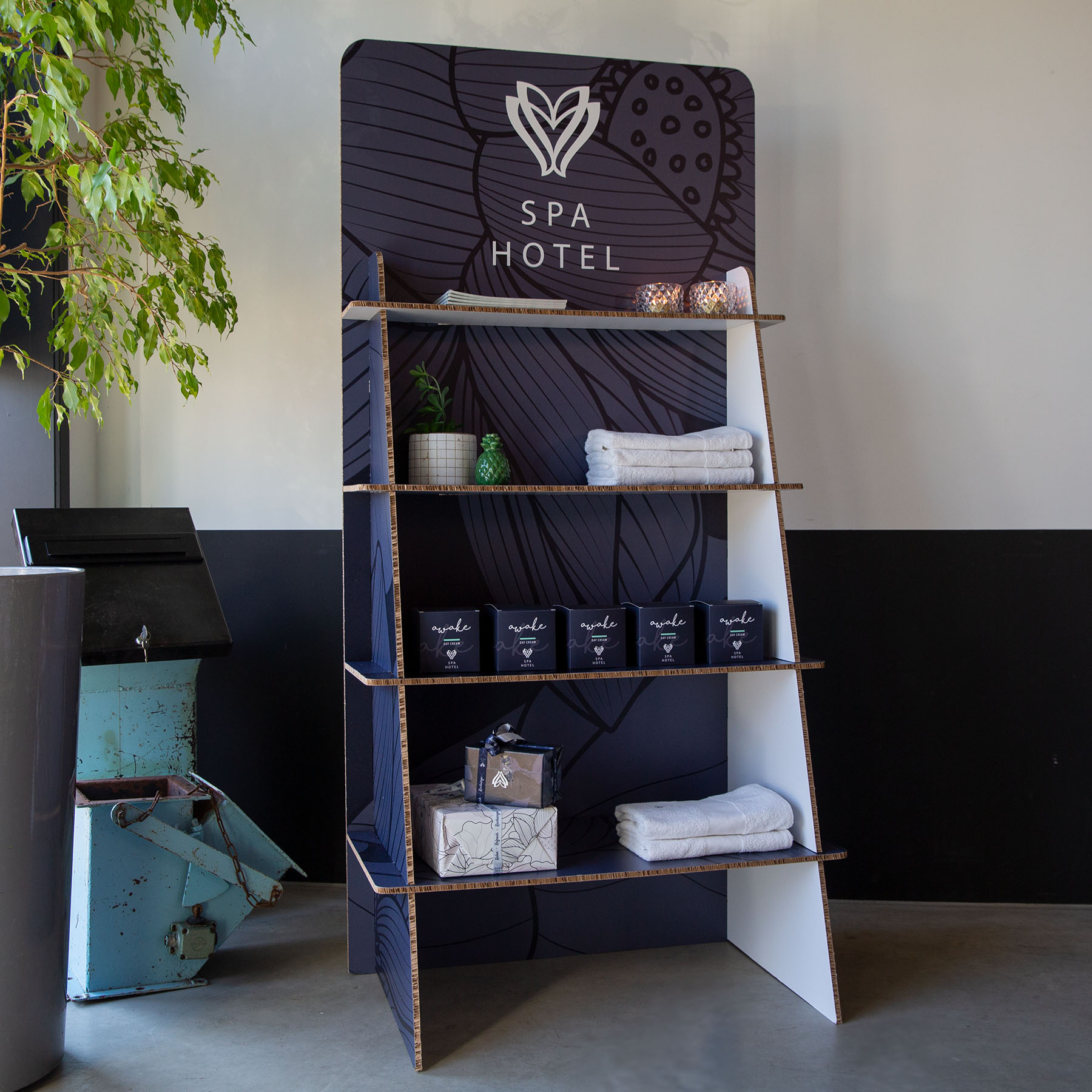 pos-materiaal-winkelaankleding schappendisplays