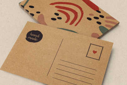 Een persoonljke ansichtkaart die je zelf ontworpen hebt is een enorm waardevolle manier om contact te houden. En met onze luxe papiersoorten val je zeker op!