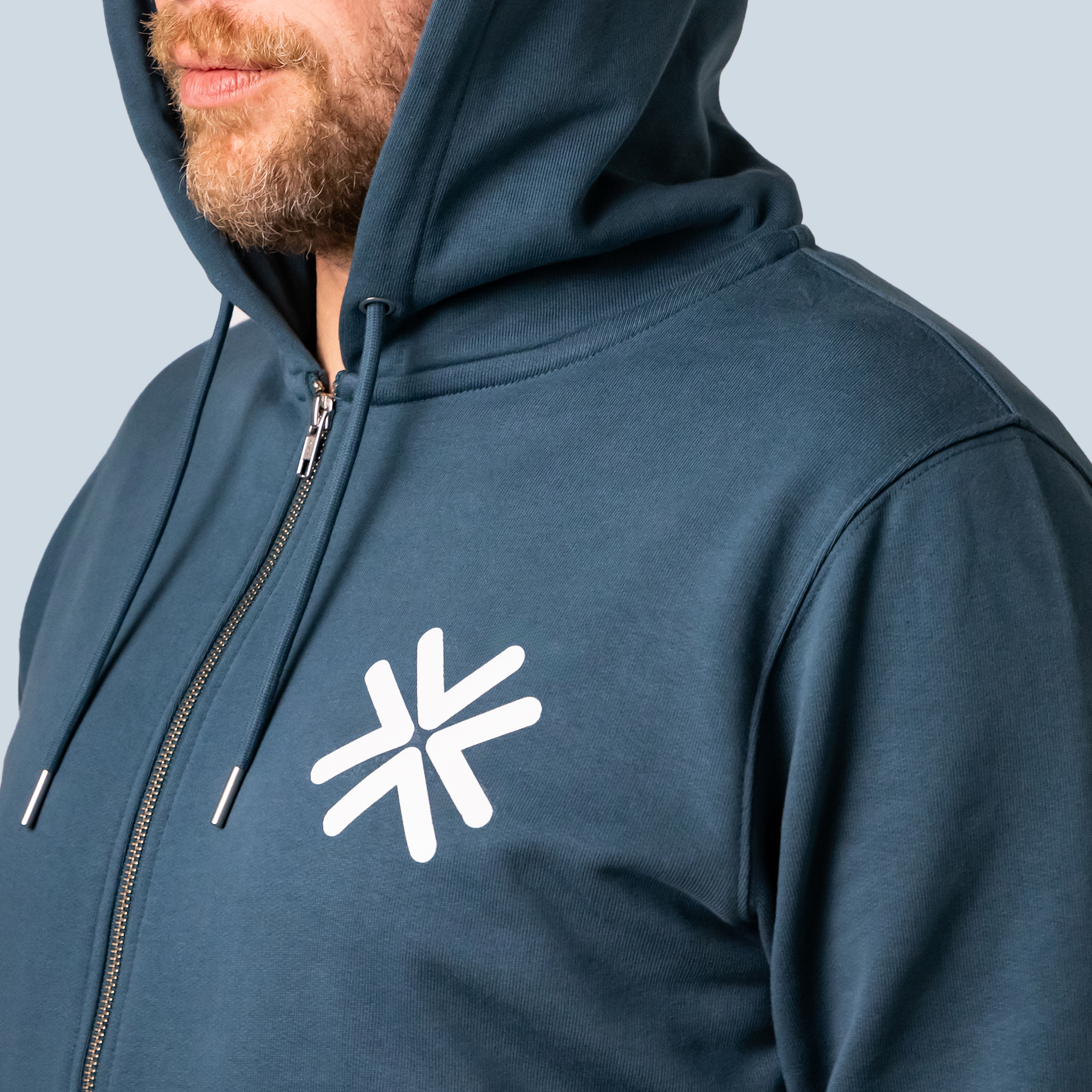 Duurzame-Hoodie-met-ritsmetmutsafgesneden