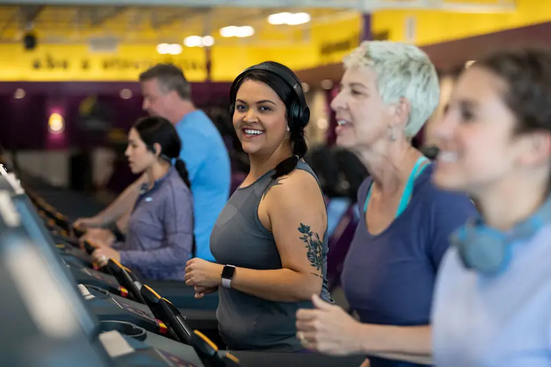 ¿Caminar bien es ejercicio? 5 beneficios para la salud de caminar