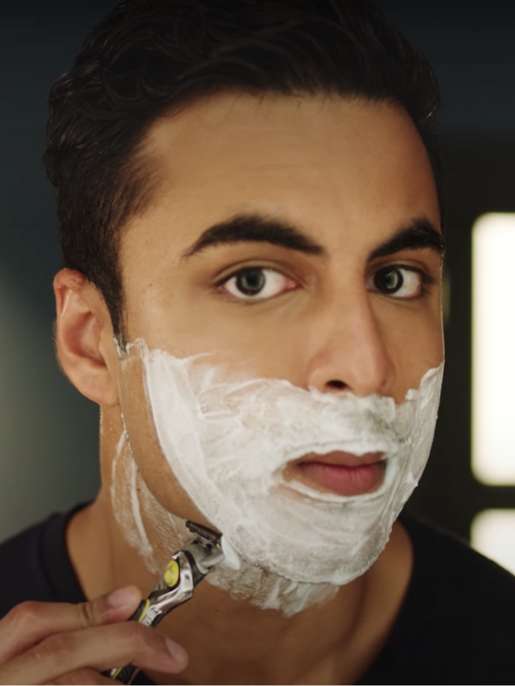 如何剃須 - 男士剃須技巧。 試試 Gillette Fusion ProShield 剃須刀