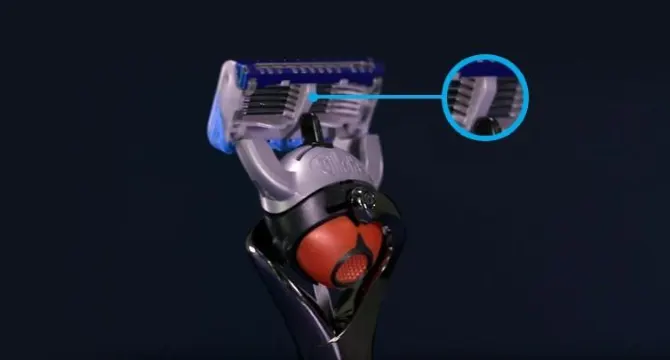 吉列 ProGlide 和 ProShield 系列剃須刀刀片在中心配備刀片穩定裝置