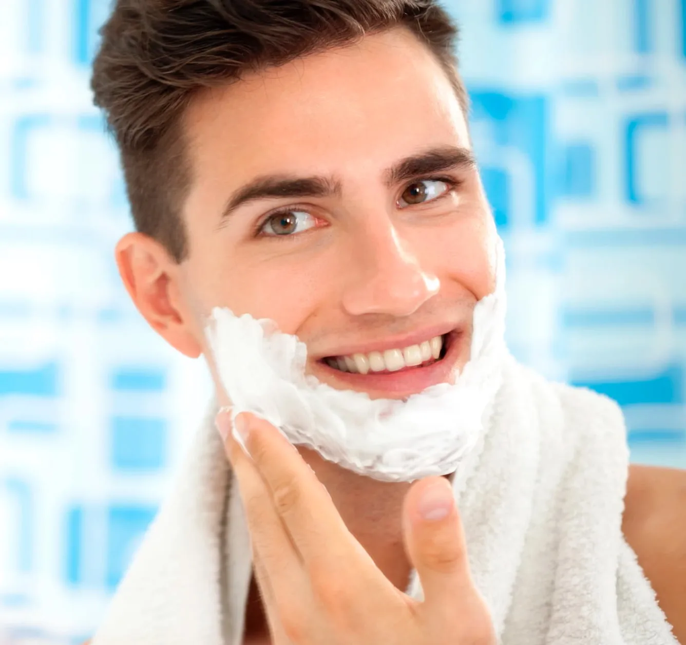 吉列泡沫薄荷剃須泡沫讓您長時間享受清新順滑的剃須體驗