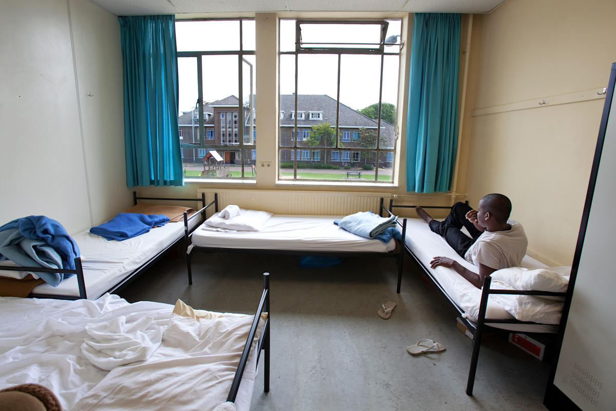 RefugeeHelp New law passed for better asylum reception centres in the