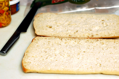 ItalianMuffaletta_1_2.jpg