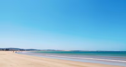 La plage blanche au sud d'Agadir