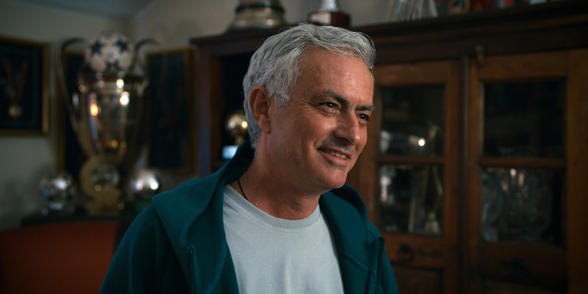 MOURINHO n S1 E1 00 04 42 08