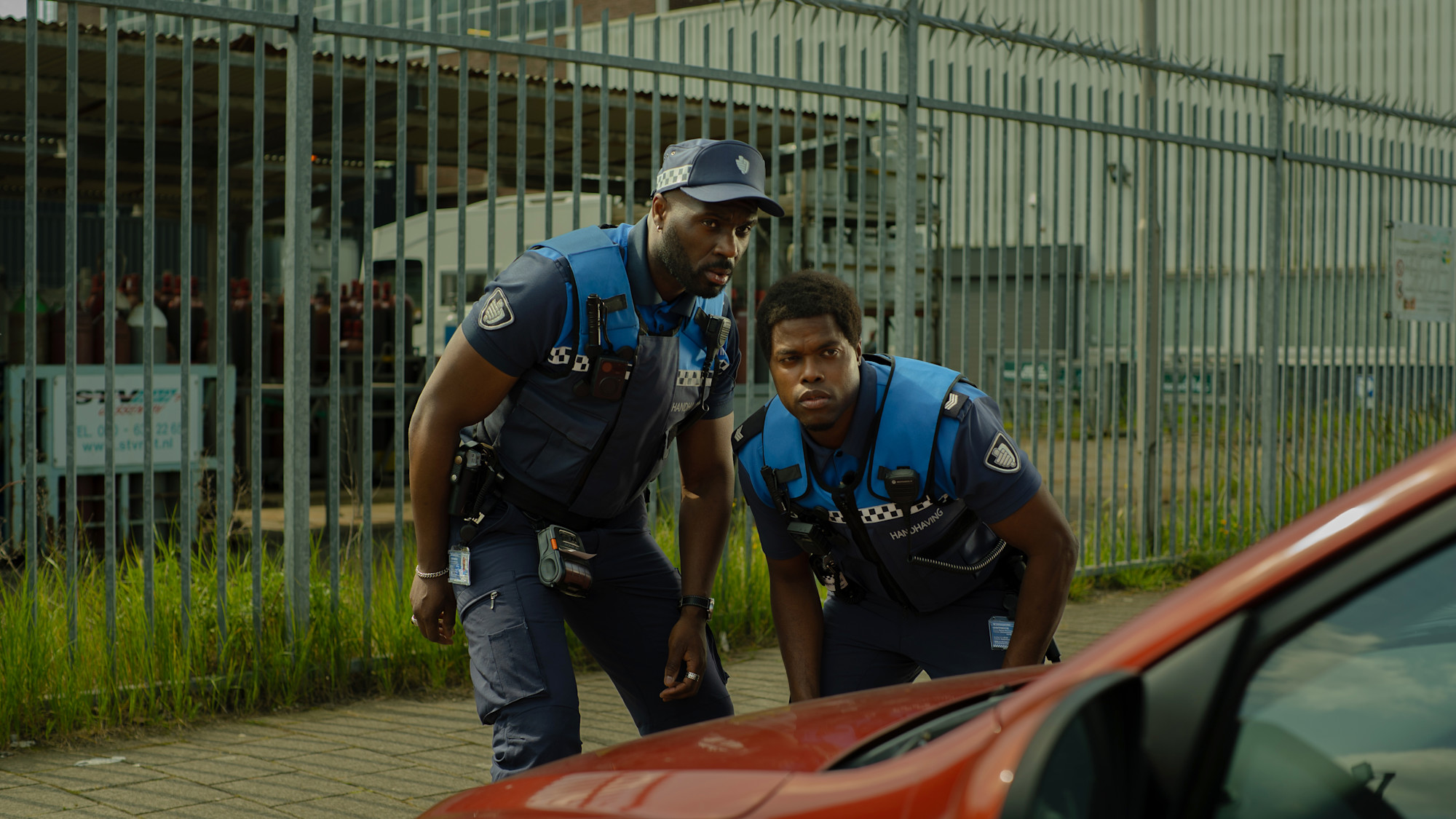 Netflix Mengungkap Tampilan Pertama 'Almost Cops' dan Mengumumkan Tanggal Rilis - Tentang Netflix
