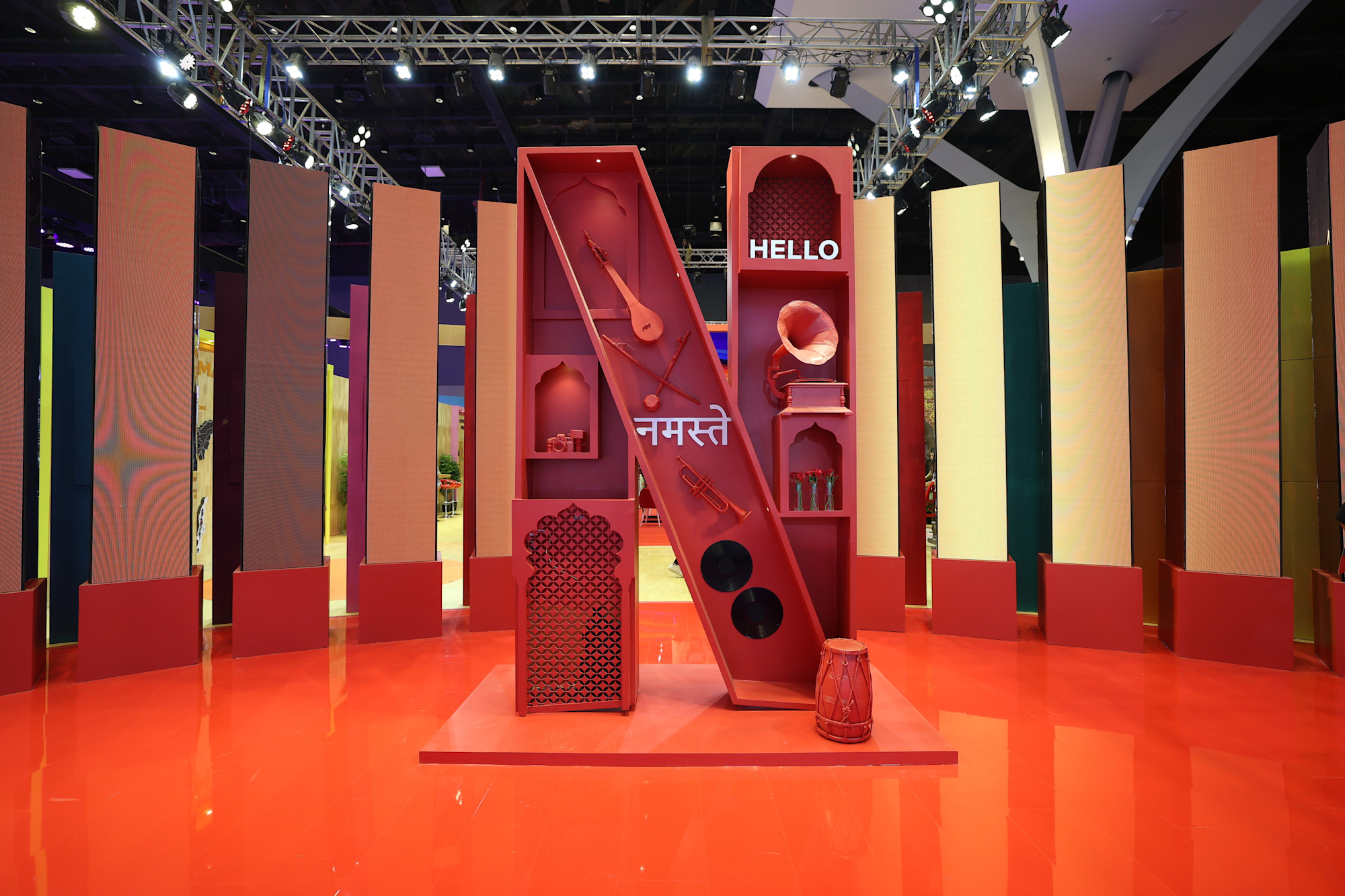 Netflix WAVES 2025-hero