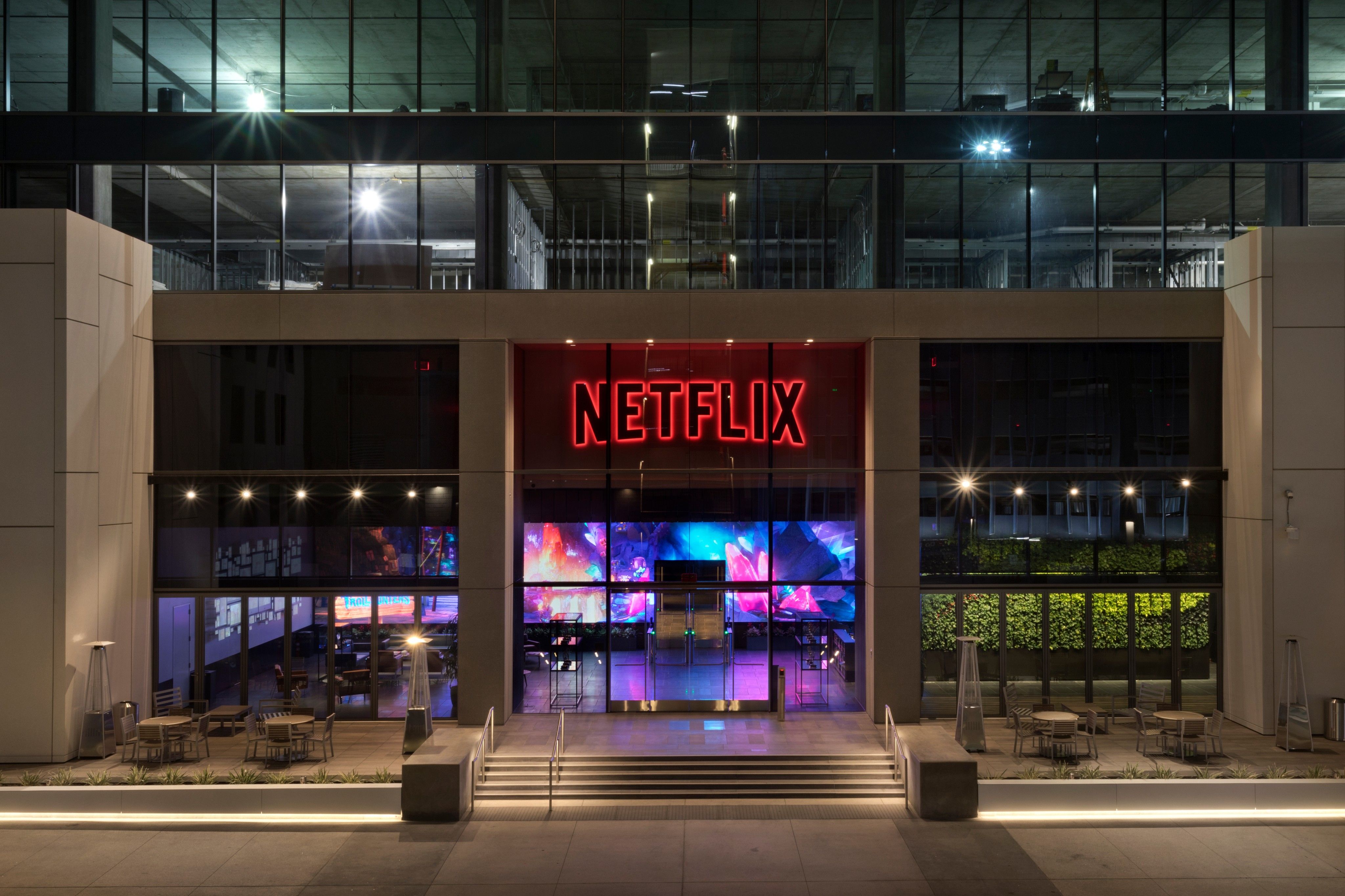 Netflix se asocia con Microsoft para su plan de suscripción con publicidad