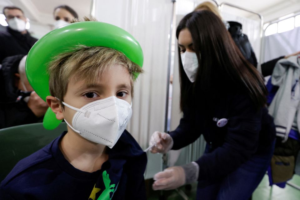 Reuters - Italian study shows ventilation can cut school COVID cases by 82% [PHOTO]