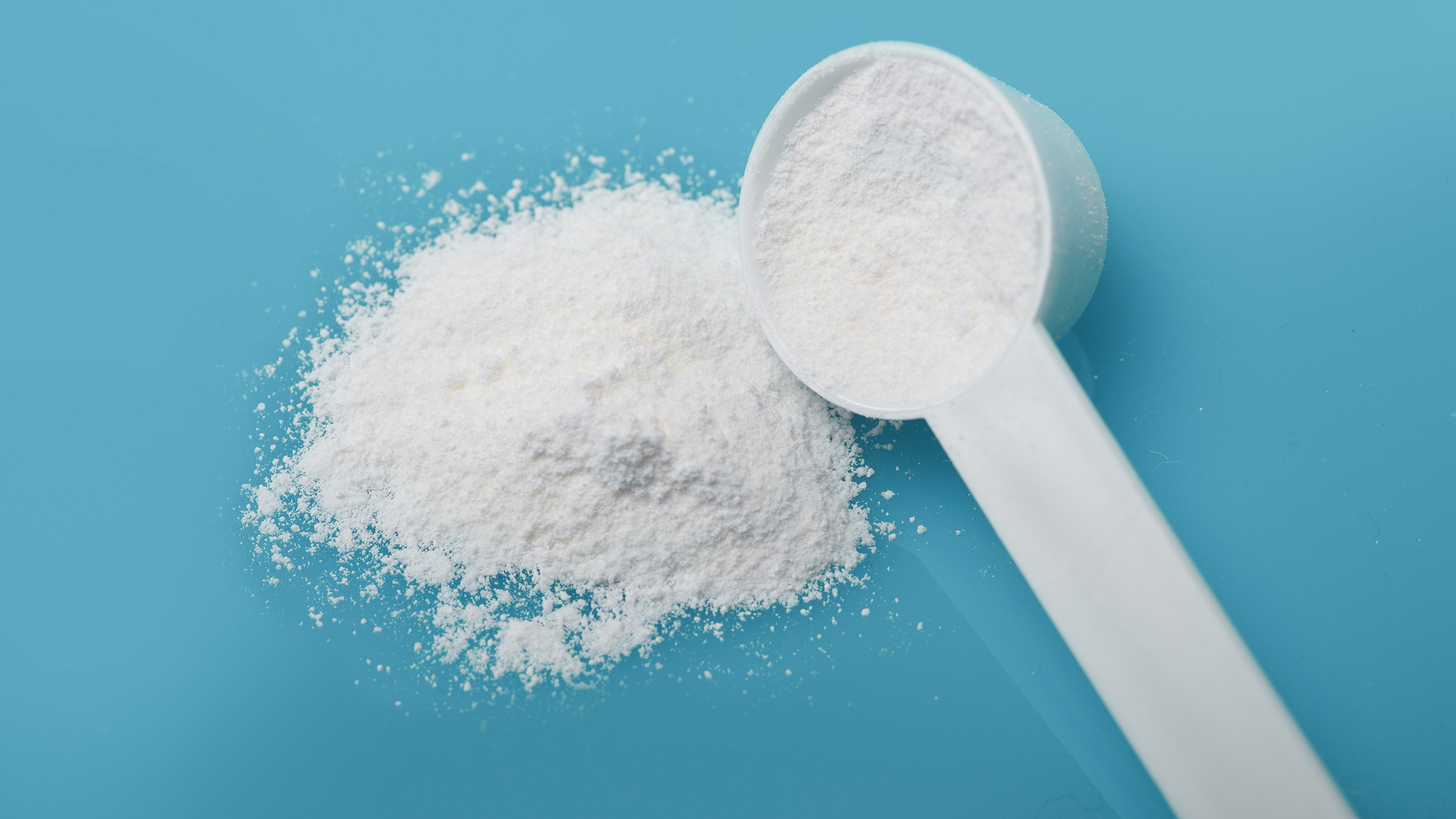 What Is Dry Scooping Pre-Workout? What Are The Health Risks? - GoodRx