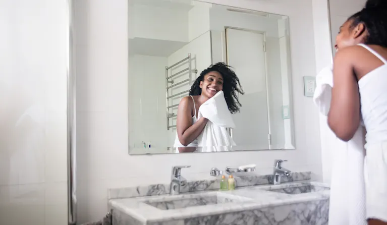 Retinol in Your 20s, 30s, 40s and Beyond: What You Need to Know About Skincare