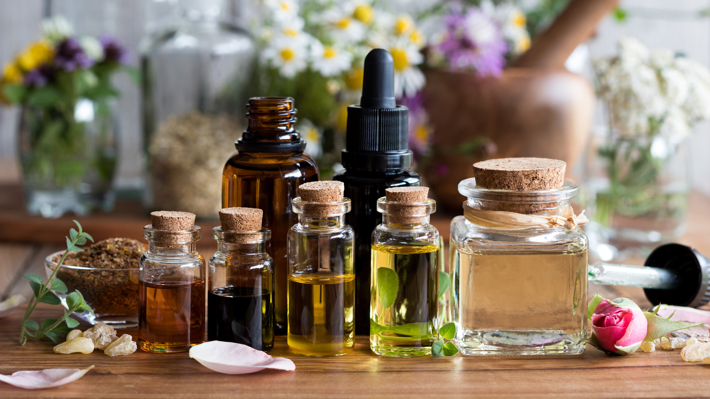Learn How To Make Essential Oils - Old House Journal