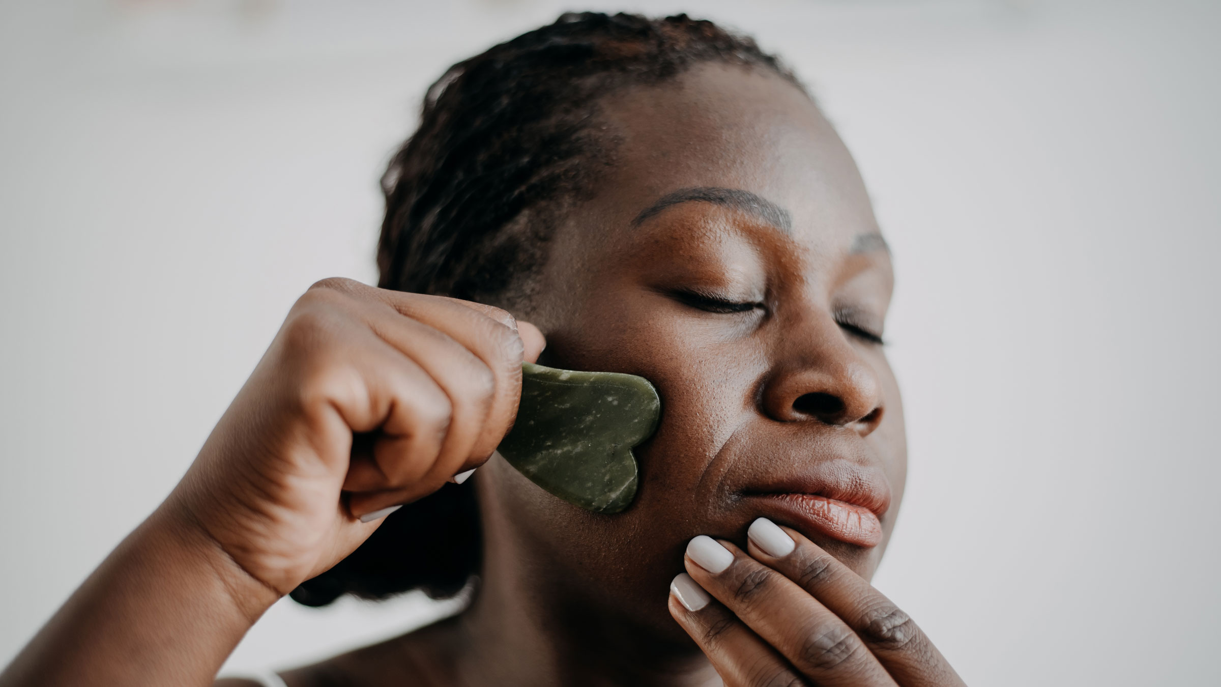 Gua Sha: How Do You Use It, and What Are the Benefits? - GoodRx