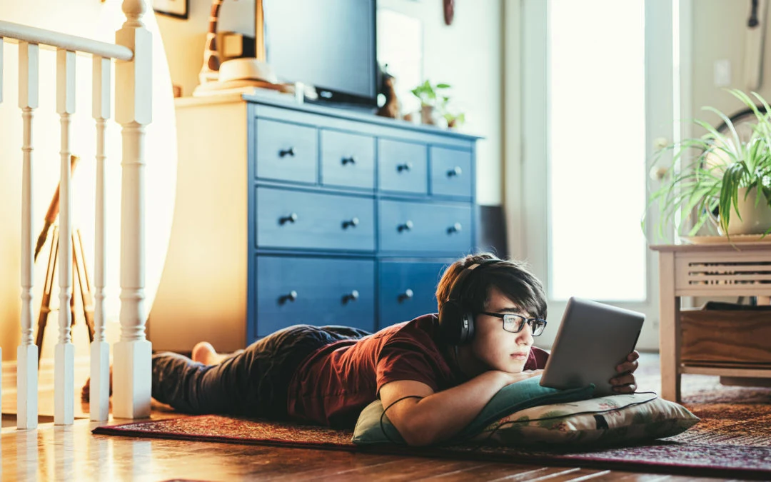 How to Help Your Teens Cope During Social Distancing