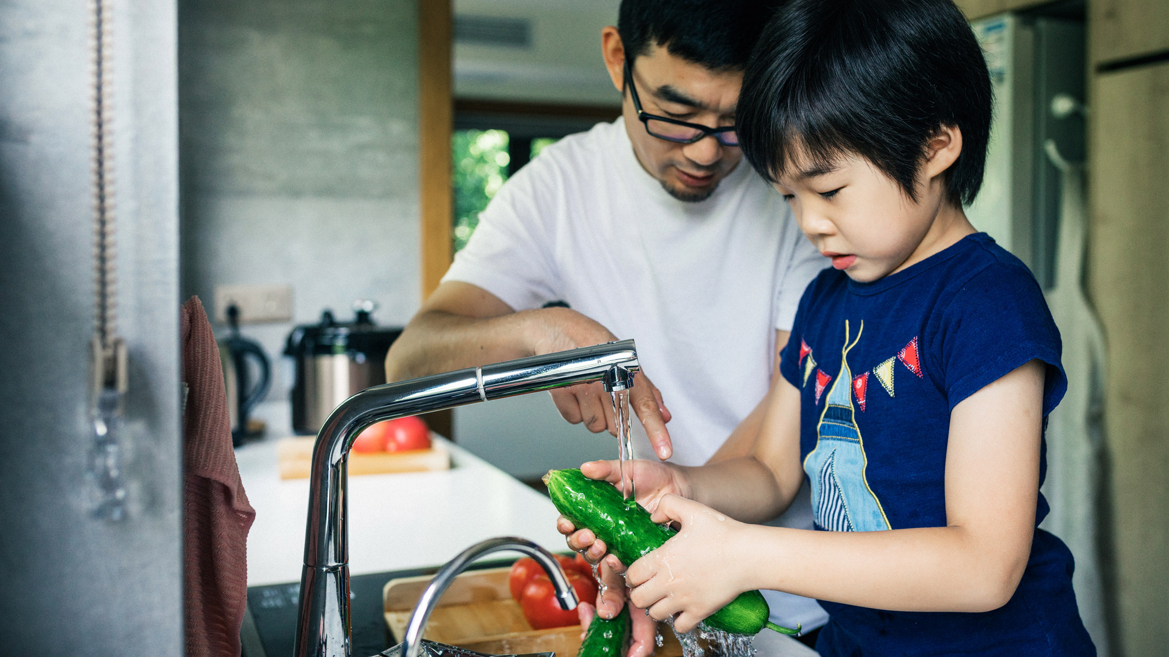 How to Wash Fruits and Vegetables: A Complete Guide