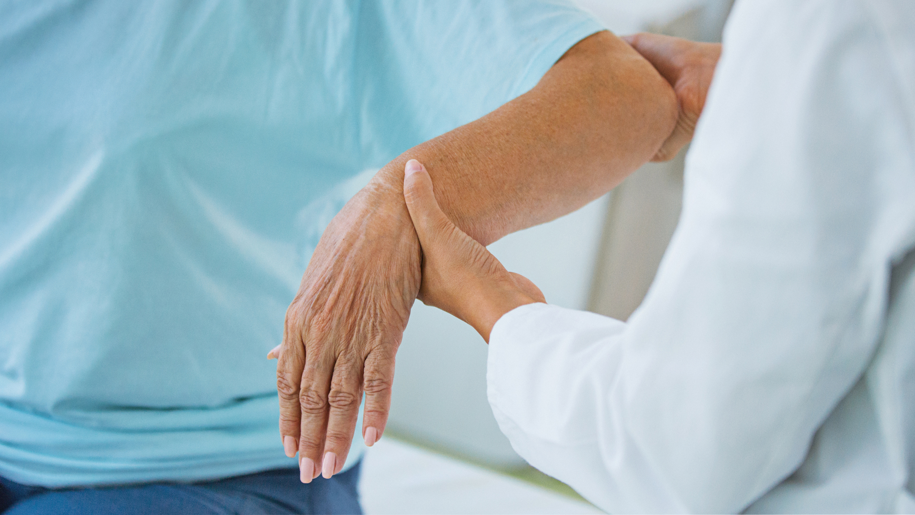 Rheumatoid Arthritis in the Hands: Symptoms and Treatments