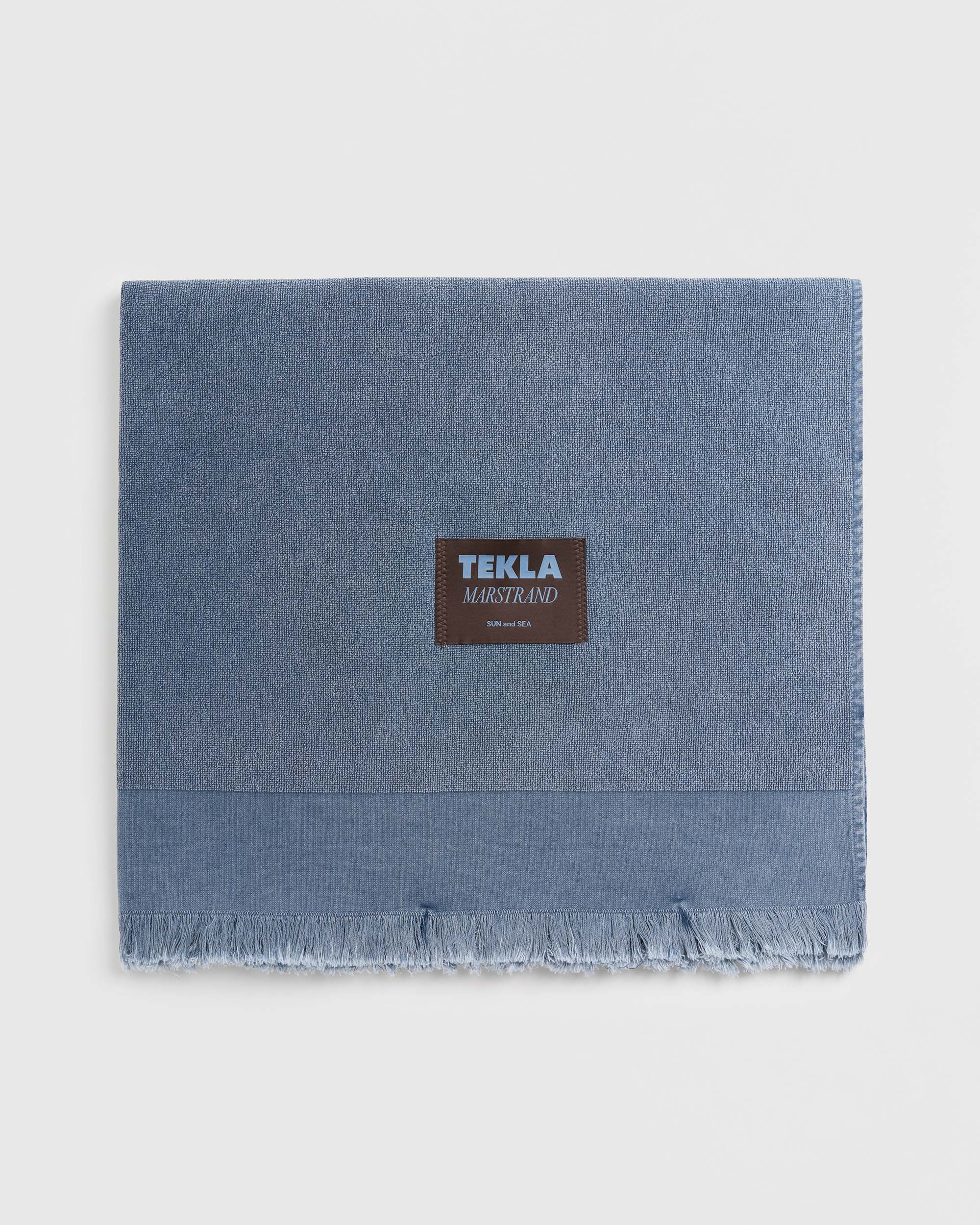 【新品】TEKLA ビーチタオル カーキ & ネイビー 100x180cm Beach Towel – Cala Stripes | Tekla Fabrics