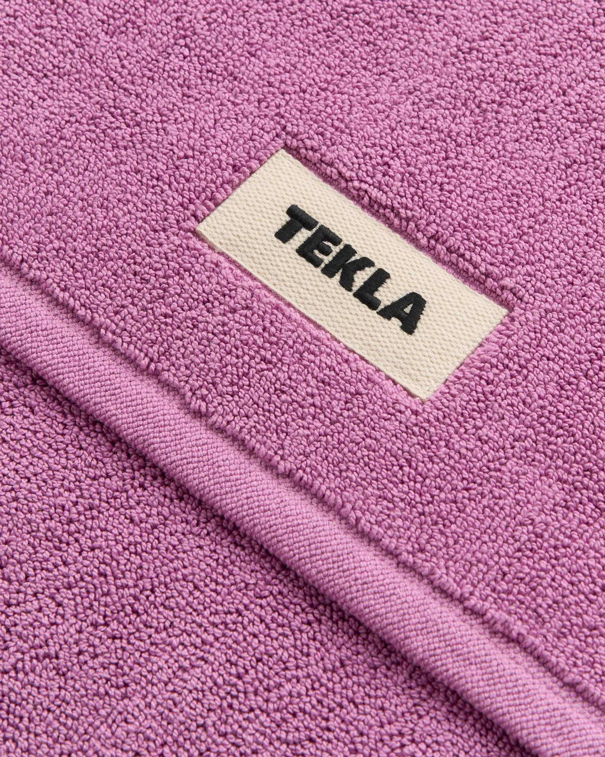 Tekla_Terry_Bathmat_Magenta_2_