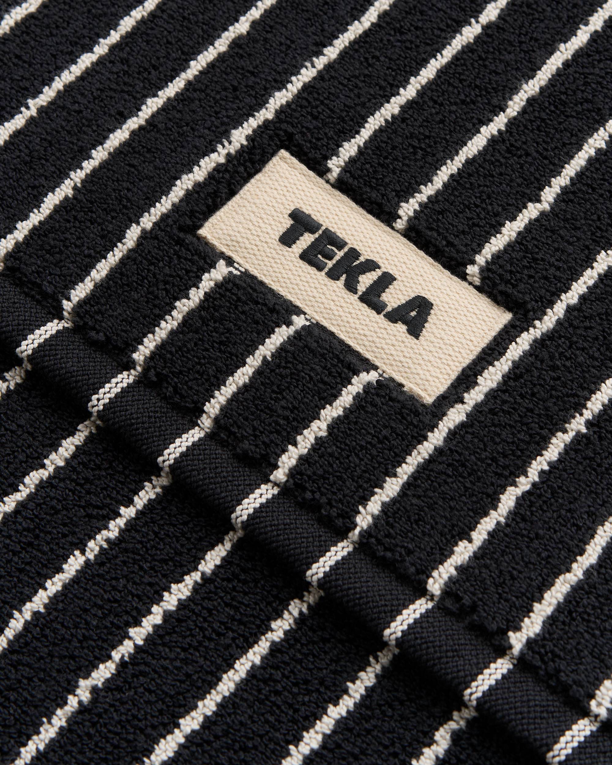 Tekla_Terry_Bathmat_Black_Stri