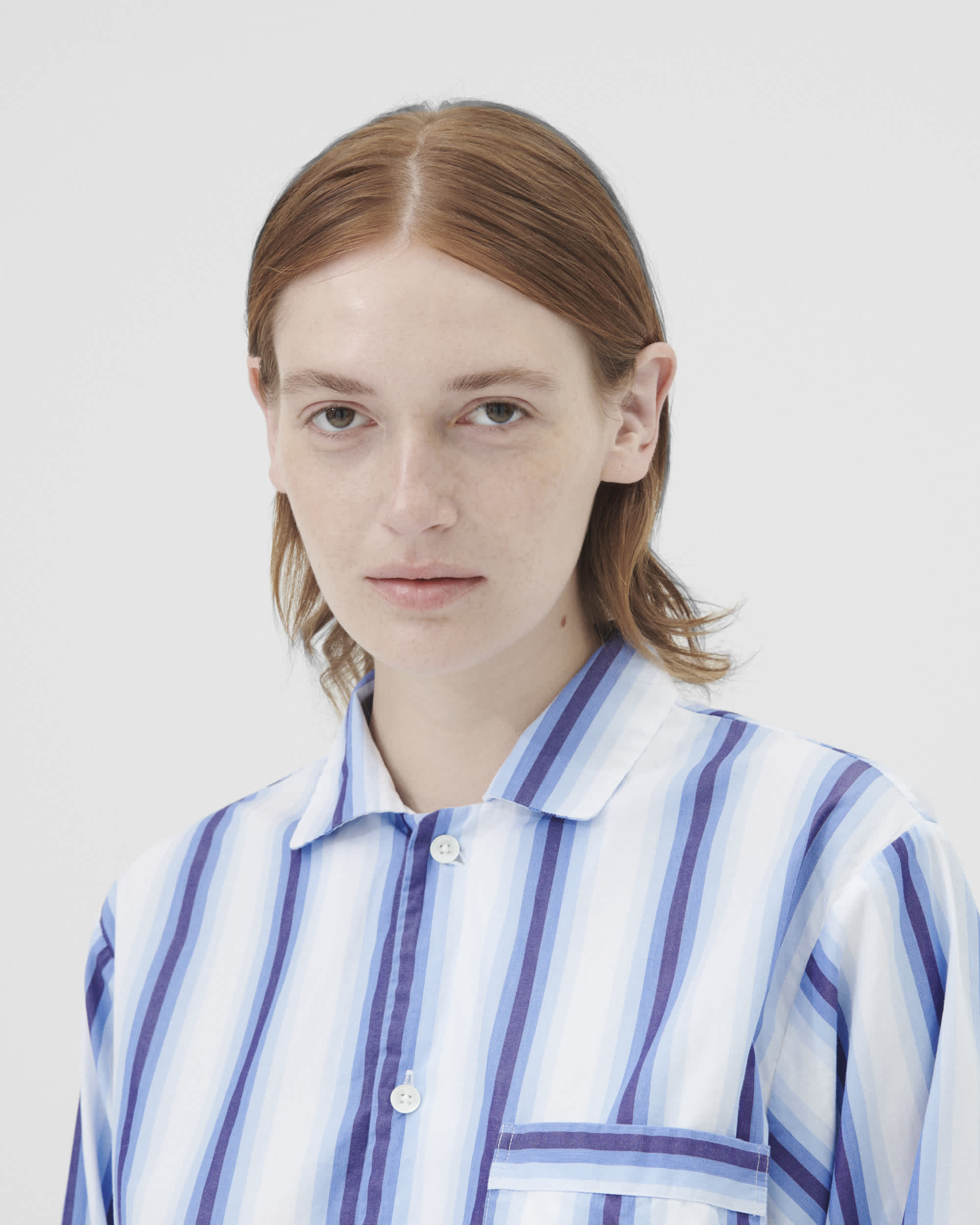 Poplin pyjamas – long-sleeved shirt – Pin Stripes | Tekla Fabrics