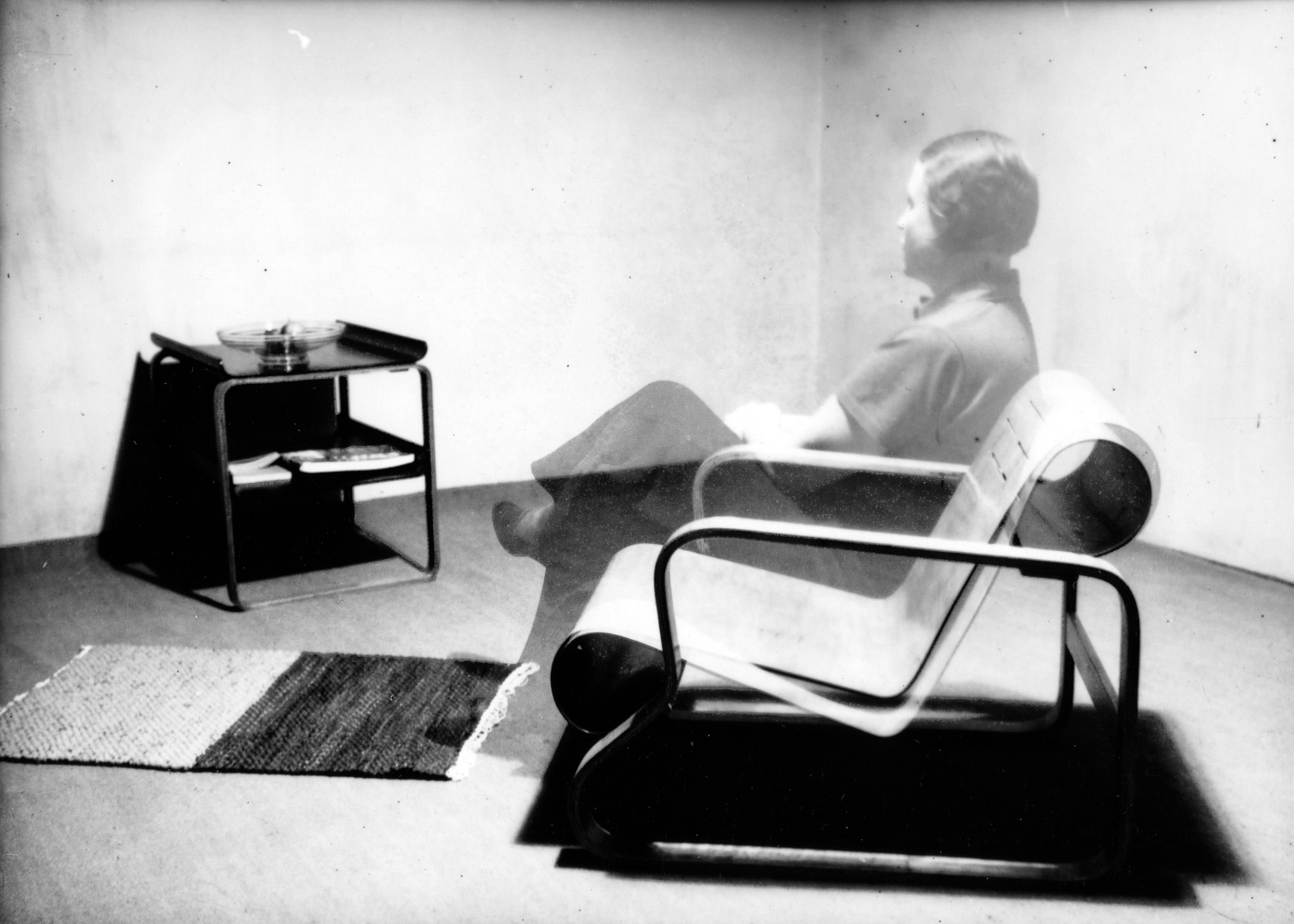 1843590 Aino Aalto on Paimio Chair, 1930s master-2