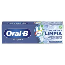 La pasta dentífrica Oral-B Complete Plus Protege & Limpia limpia en profundidad, protege contra la placa bacteriana, proporciona un frescor instantáneo y duradero y blanquea eliminando las manchas superficiales.