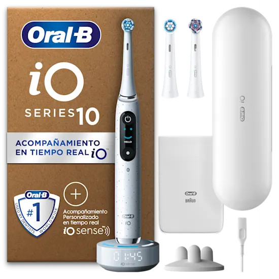 Oral-B iO 10, destacando Lo mejor de Oral-B y sus accesorios: estuche de carga, 2 cabezales de recambio, soporte para los cabezales, bolsa para el cargador.