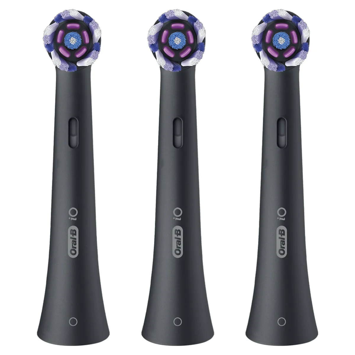 Cabezales de recambio Oral-B iO, paquete de tres, mostrando el diseño único de filamentos circulares con filamentos morados y azules.