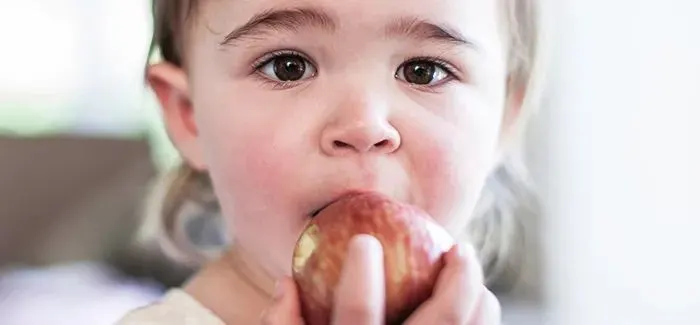 Los mejores alimentos para los dientes de tu hijo