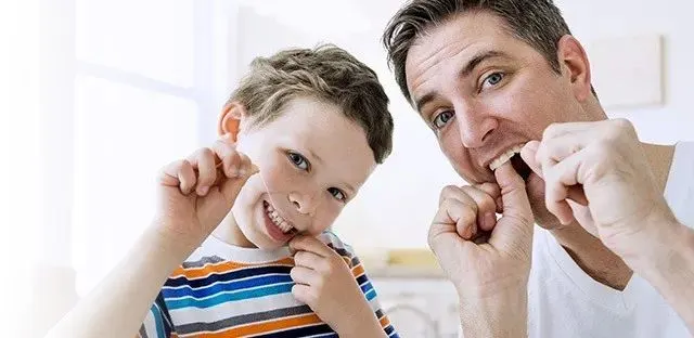 Limpieza de dientes en niños